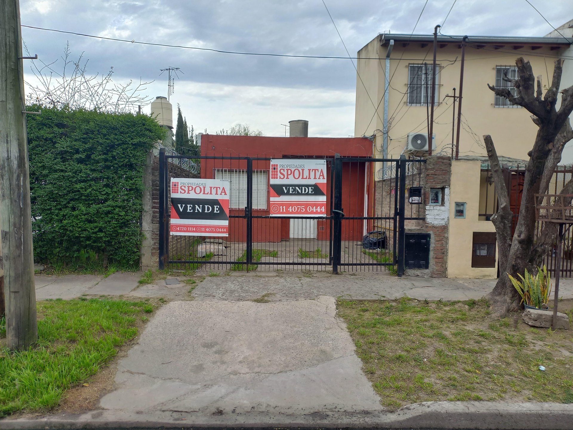 CASA EN VENTA CON POSIBILIDAD DE CONTINUAR CONSTRUYENDO — foto 1 de 31