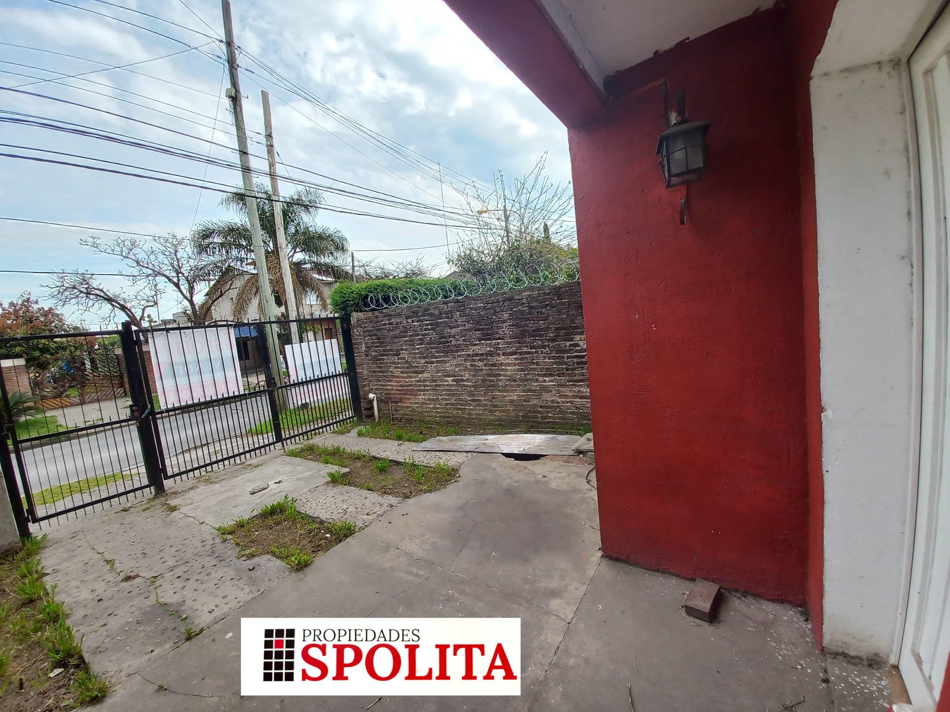 CASA EN VENTA CON POSIBILIDAD DE CONTINUAR CONSTRUYENDO — foto 2 de 31