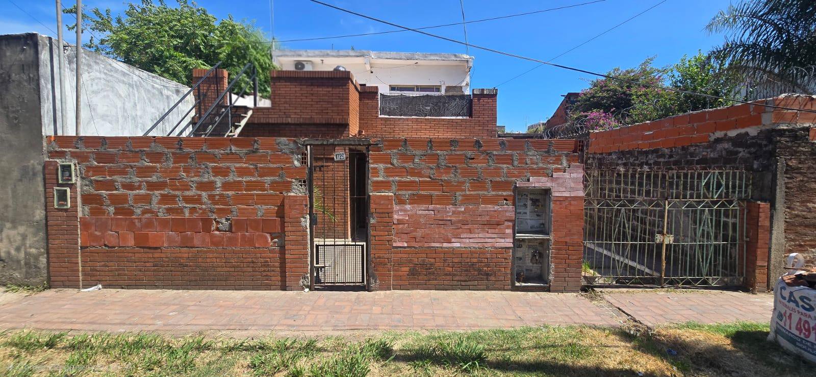 PROP. MULTIFAMIL 3 DORM P.B. Y 1 DORM. P.A. LOTE PROPIO