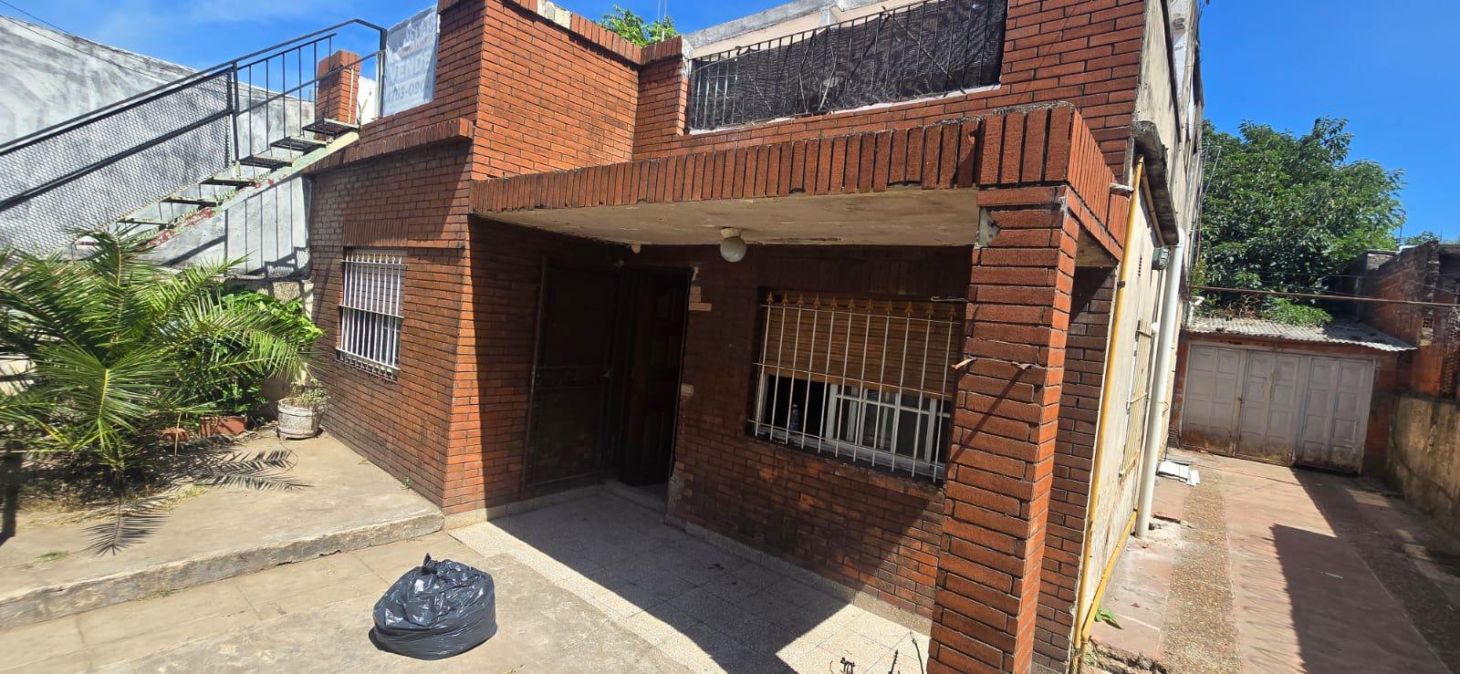 PROP. MULTIFAMIL 3 DORM P.B. Y 1 DORM. P.A.  LOTE PROPIO — foto 2 de 37