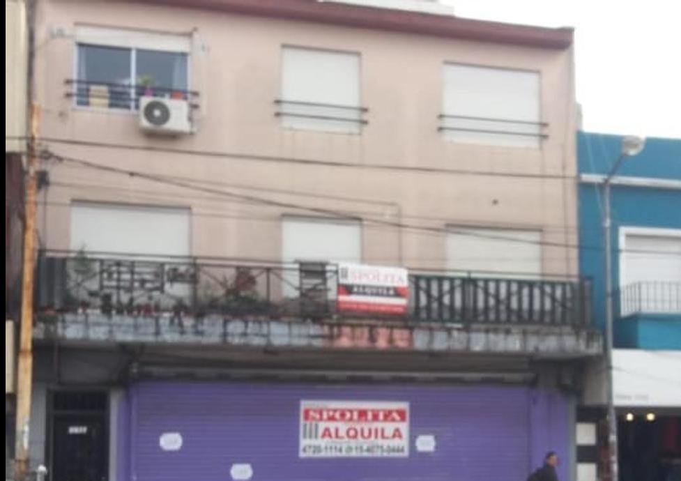 DEPARTAMENTO 2 AMBIENTES 1ER PISO POR ESCALERA