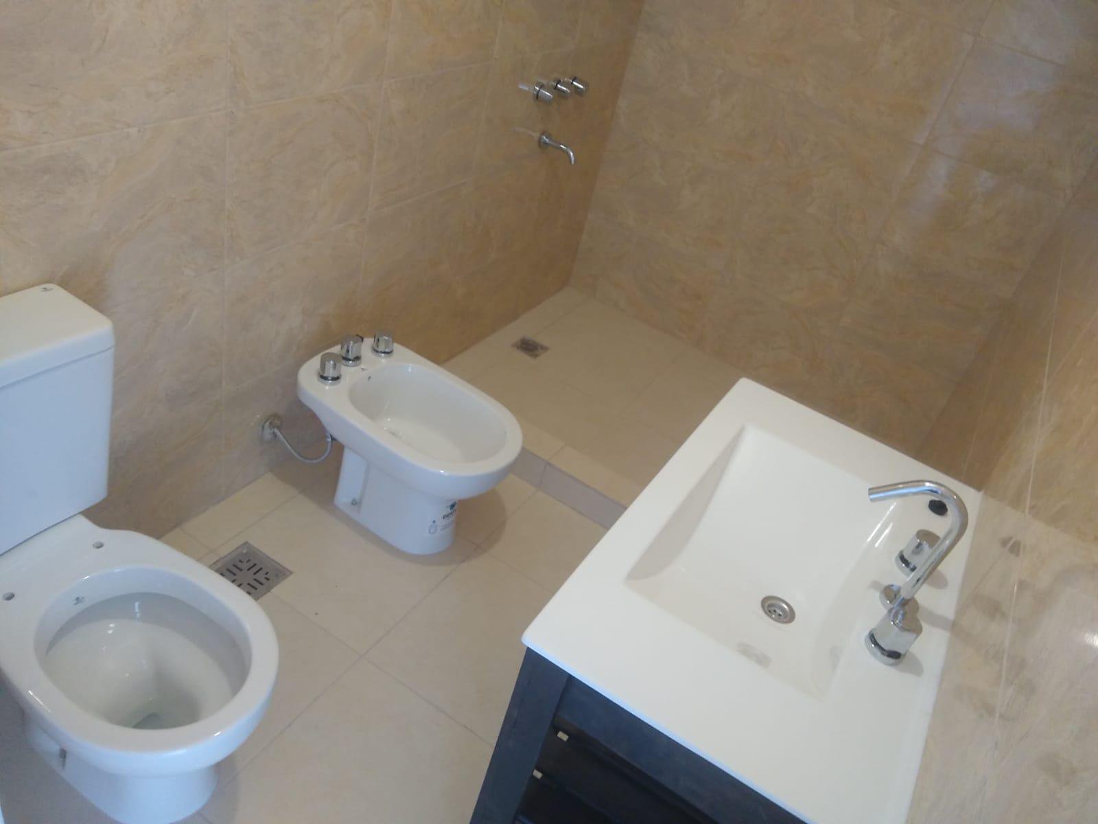 DPTO DE 3 AMBIENTES  EN ALQUILER . VILLA BALLESTER. — foto 3 de 24