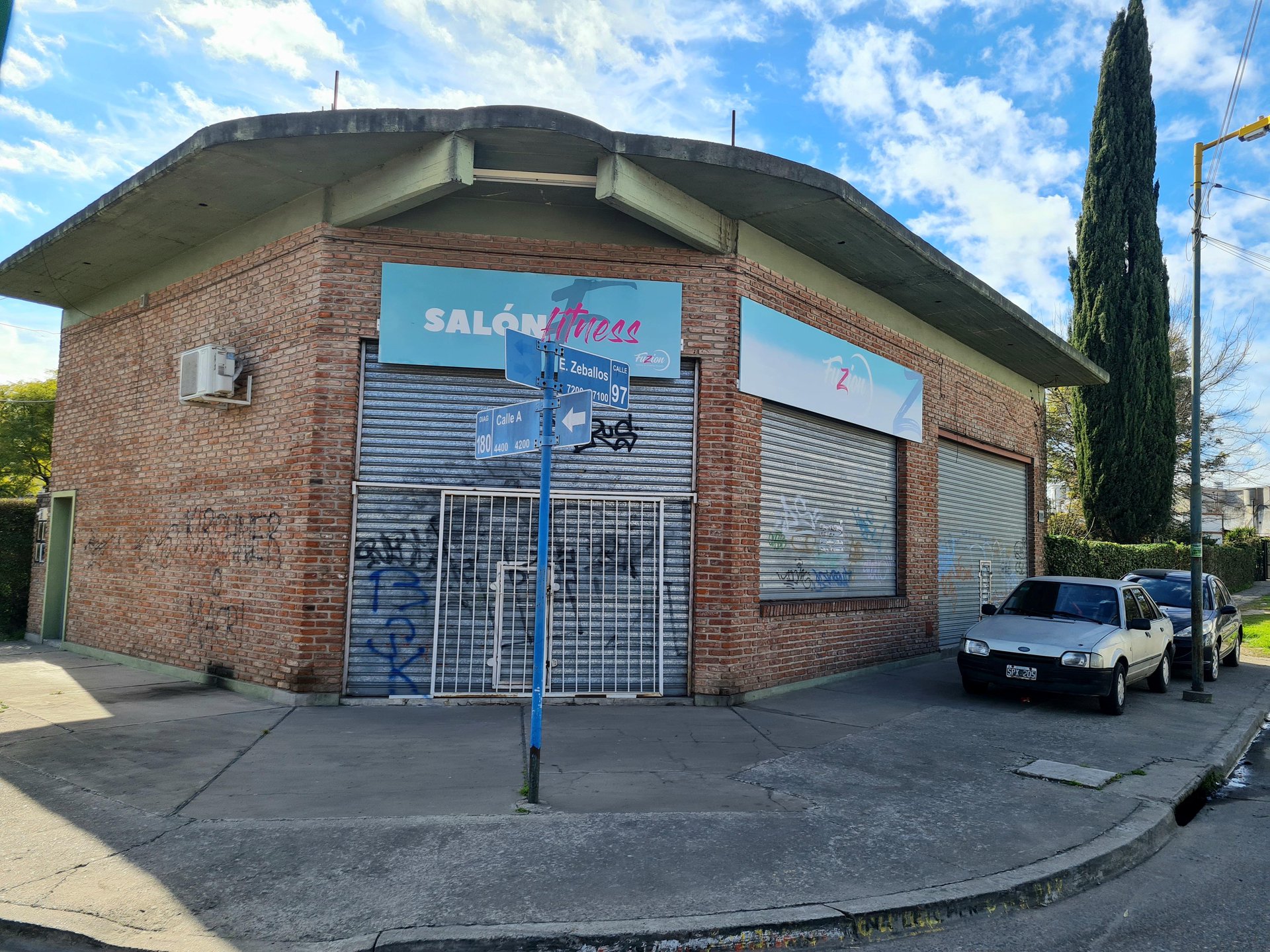 CASA CON LOTE PROPIO DE 5 AMBIENTES. JOSE LEON SUAREZ — foto 4 de 24