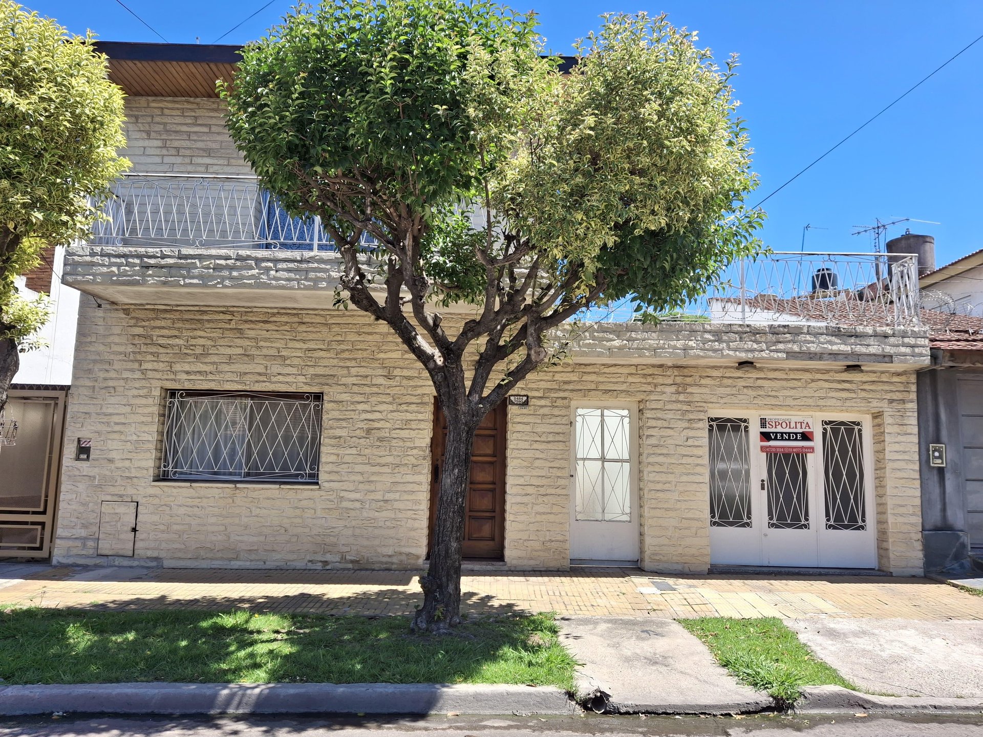 CASA CON LOTE PROPIO EN VENTA. JOSE LEON SUAREZ — foto 1 de 41