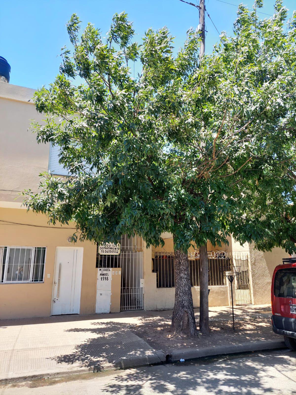 Casa en Jose León Suarez — foto 2 de 26