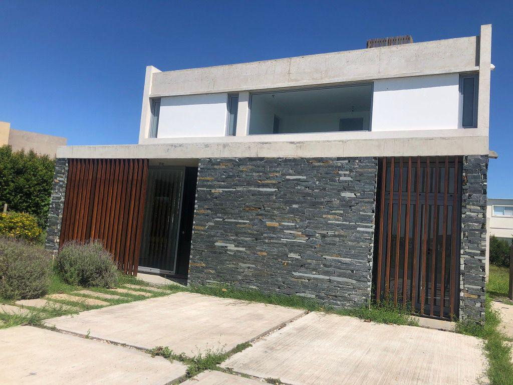 Casa 5 ambientes en el Cantón Norte — foto 2 de 31