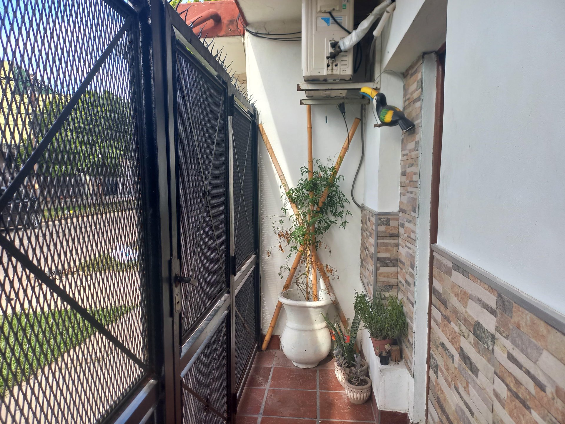 CASA EN VENTA - LOMA HERMOSA — foto 4 de 39