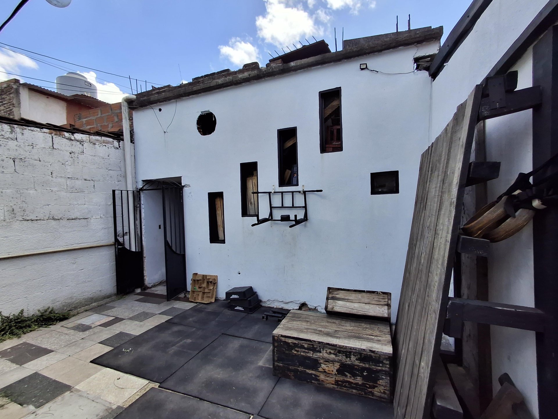Casa 3 ambientes con local y garage en barrio Libertador a la venta — foto 2 de 29