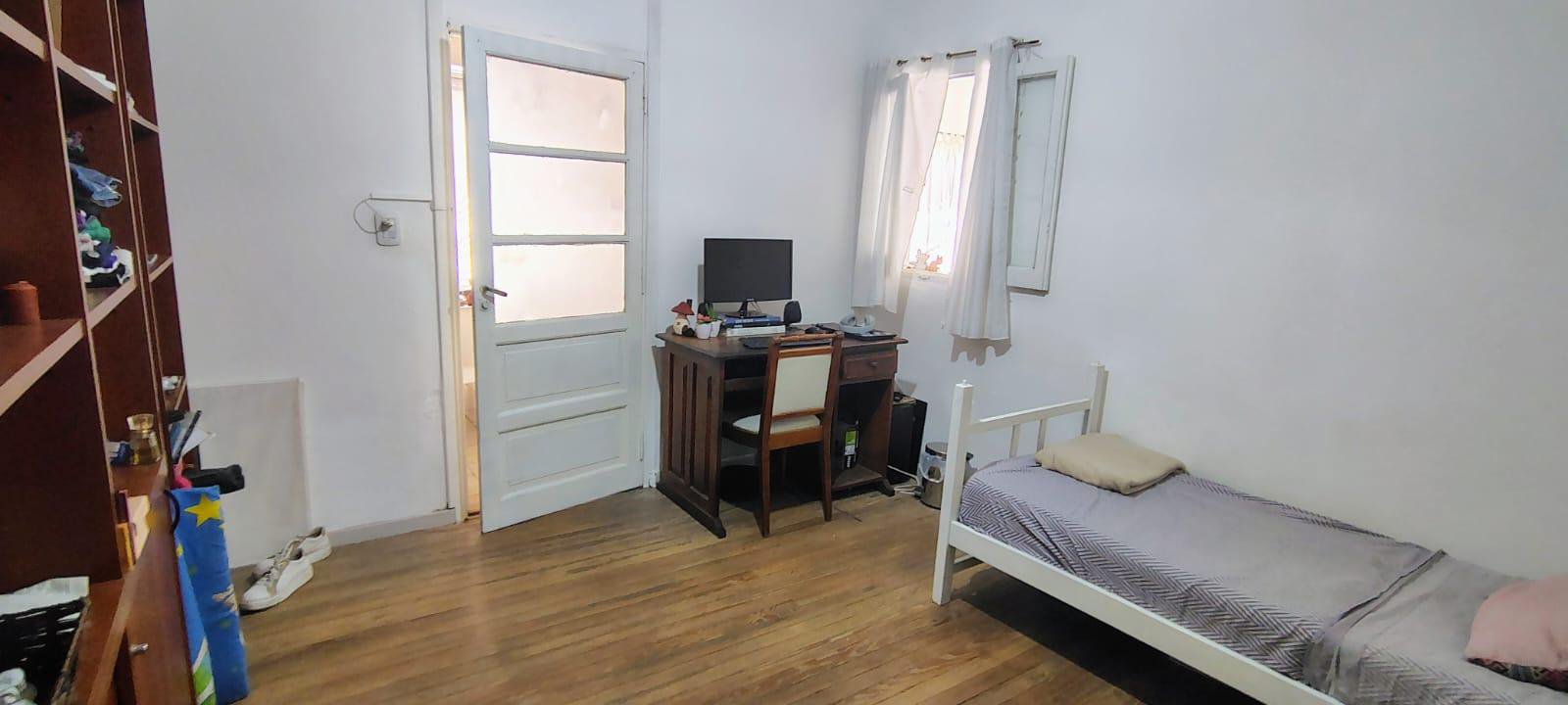Casa con Galpón y Local en Venta en San Martin — foto 3 de 40