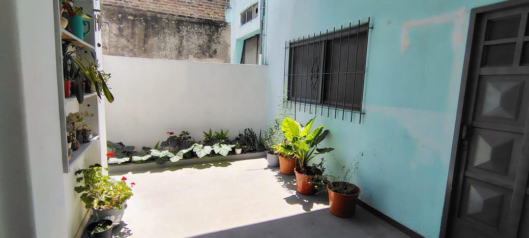 Casa con Galpón y Local en Venta en San Martin — foto 4 de 40