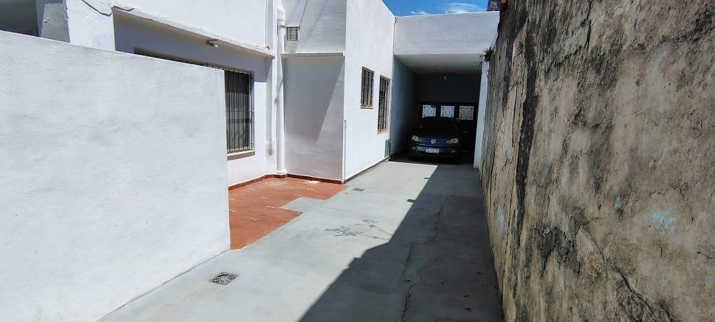 Casa con Galpón y Local en Venta en San Martin — foto 5 de 40