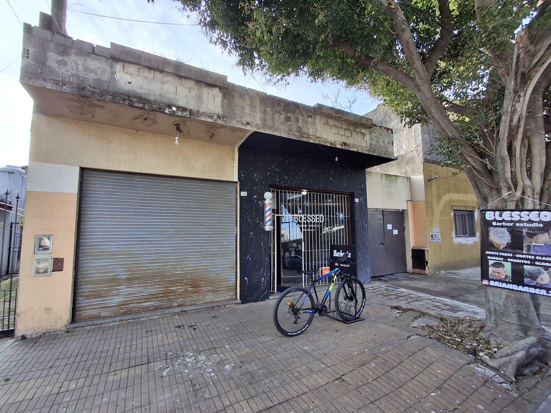 Casa con local en  Ventas en Villa Ballester — foto 1 de 26