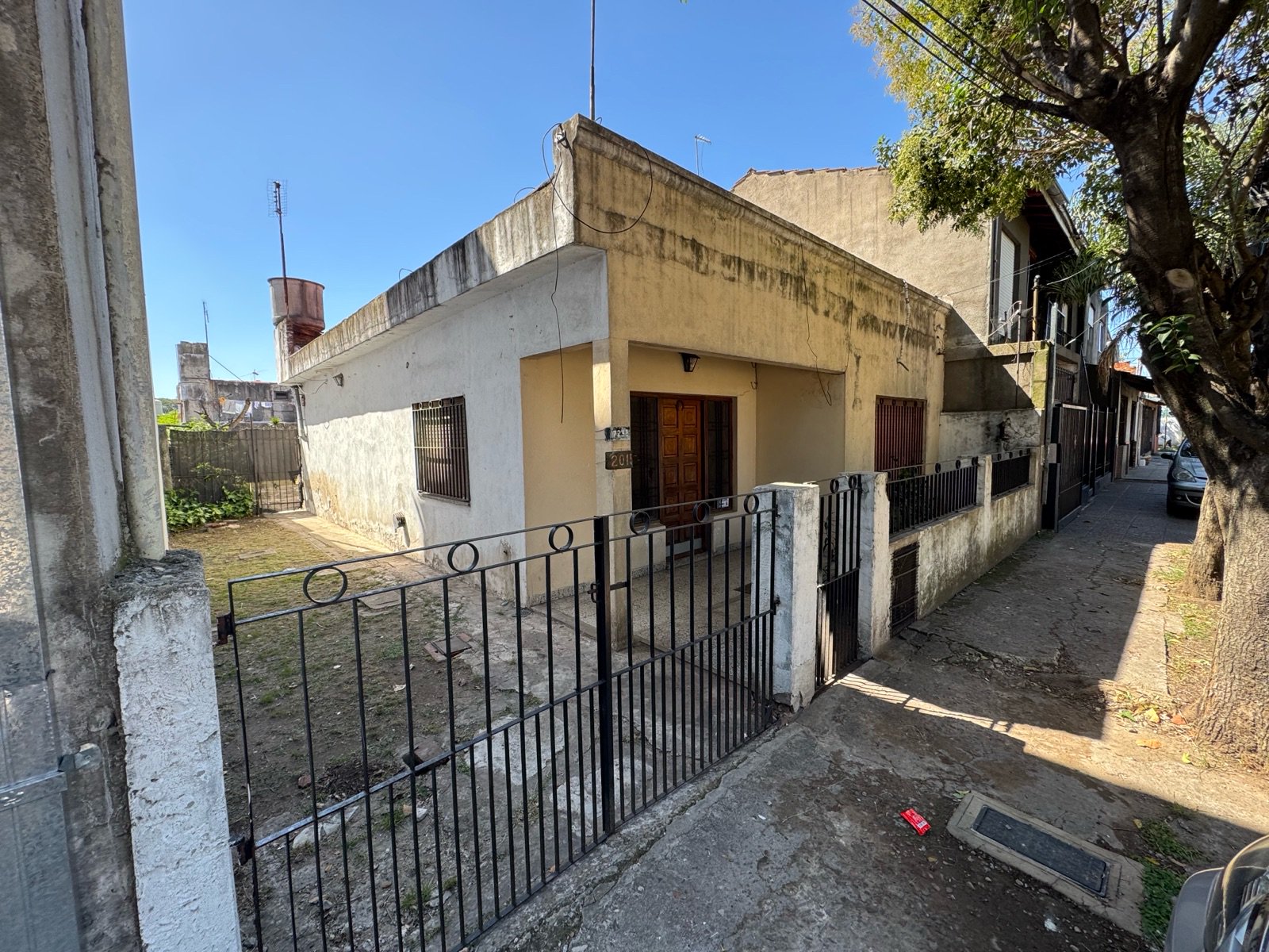 Casa en Jose León Suarez — foto 1 de 34