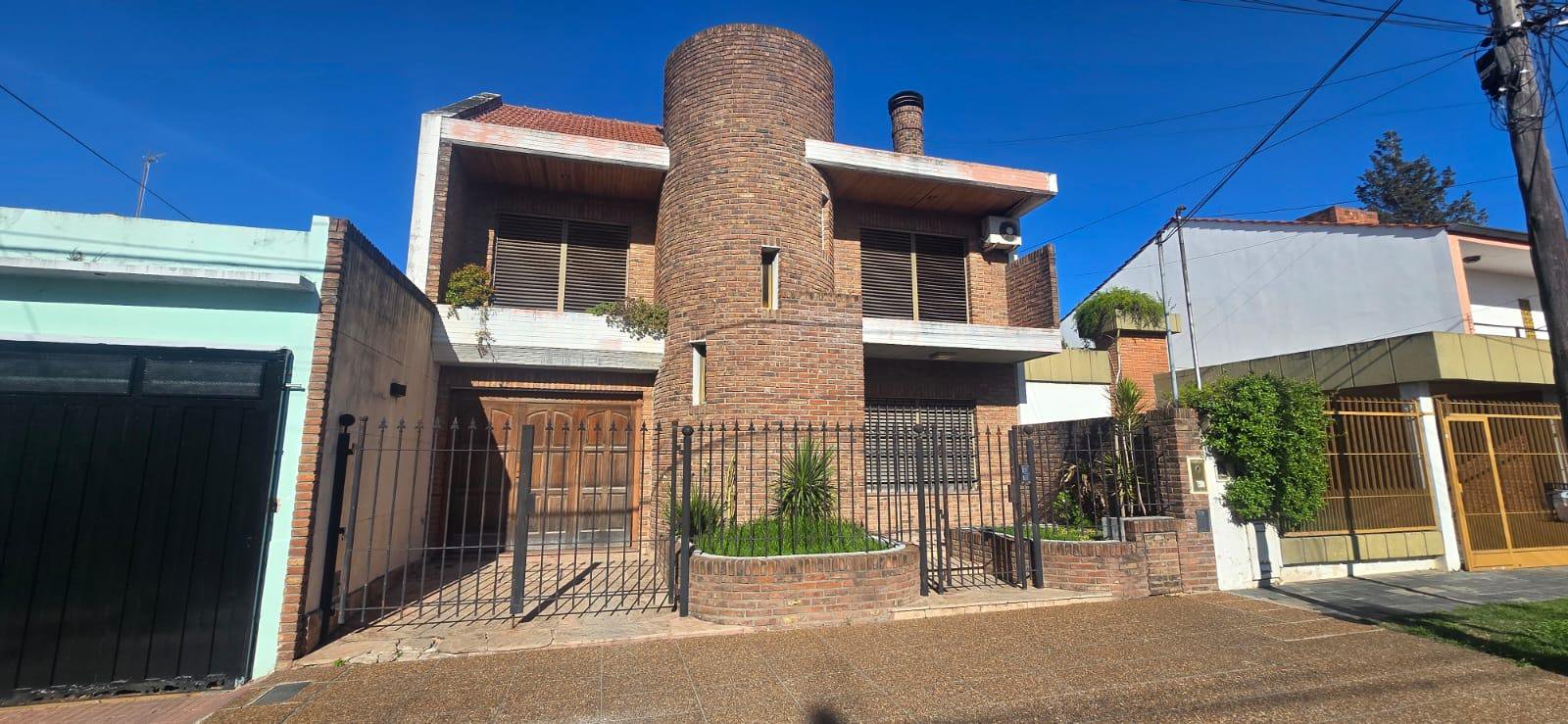 Casa en venta en Jose León Suarez — foto 1 de 114