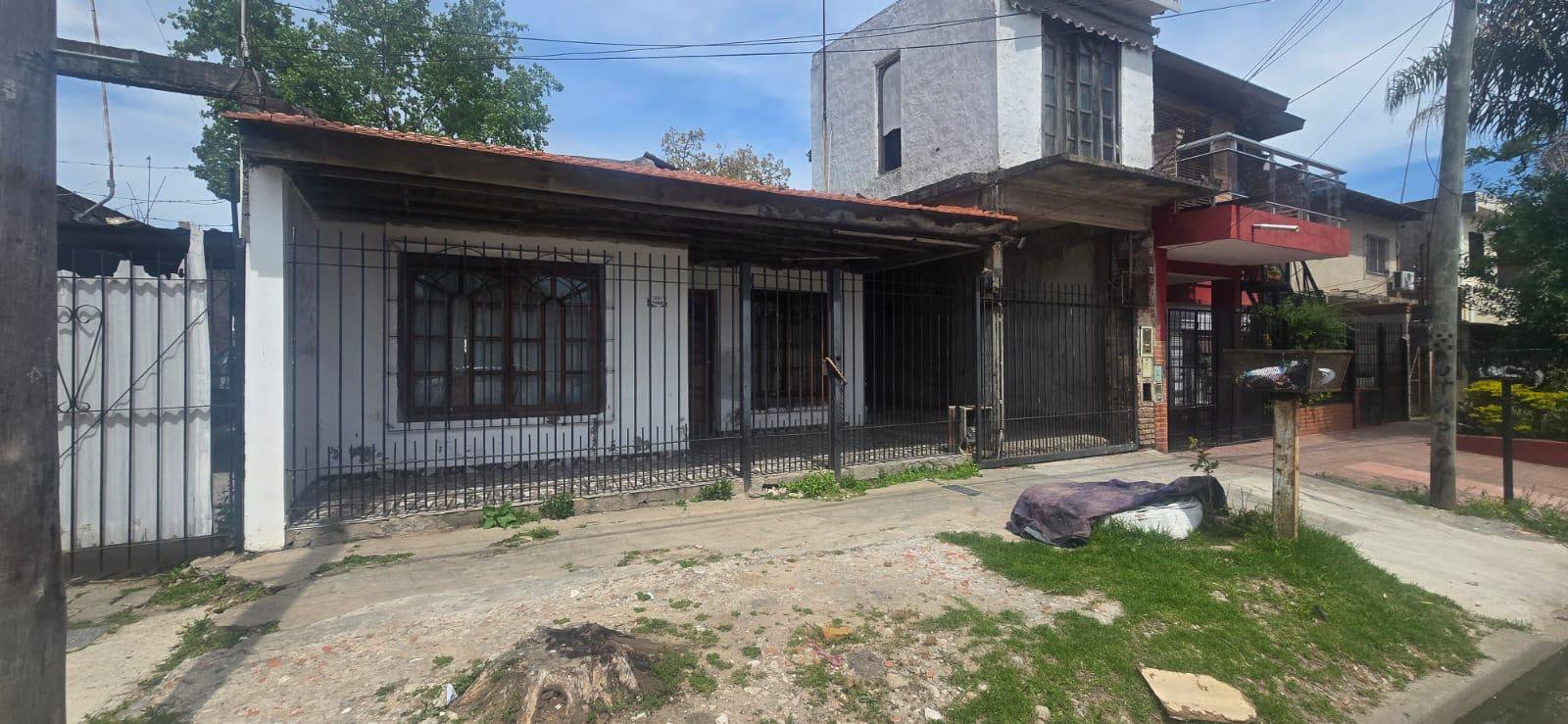 Casa en venta en Jose León Suarez — foto 1 de 31