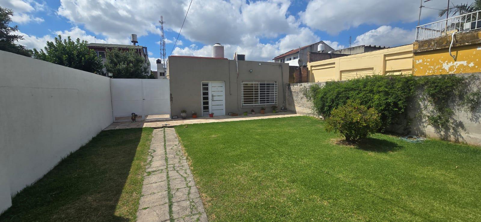 Casa en Jose León Suarez — foto 2 de 25