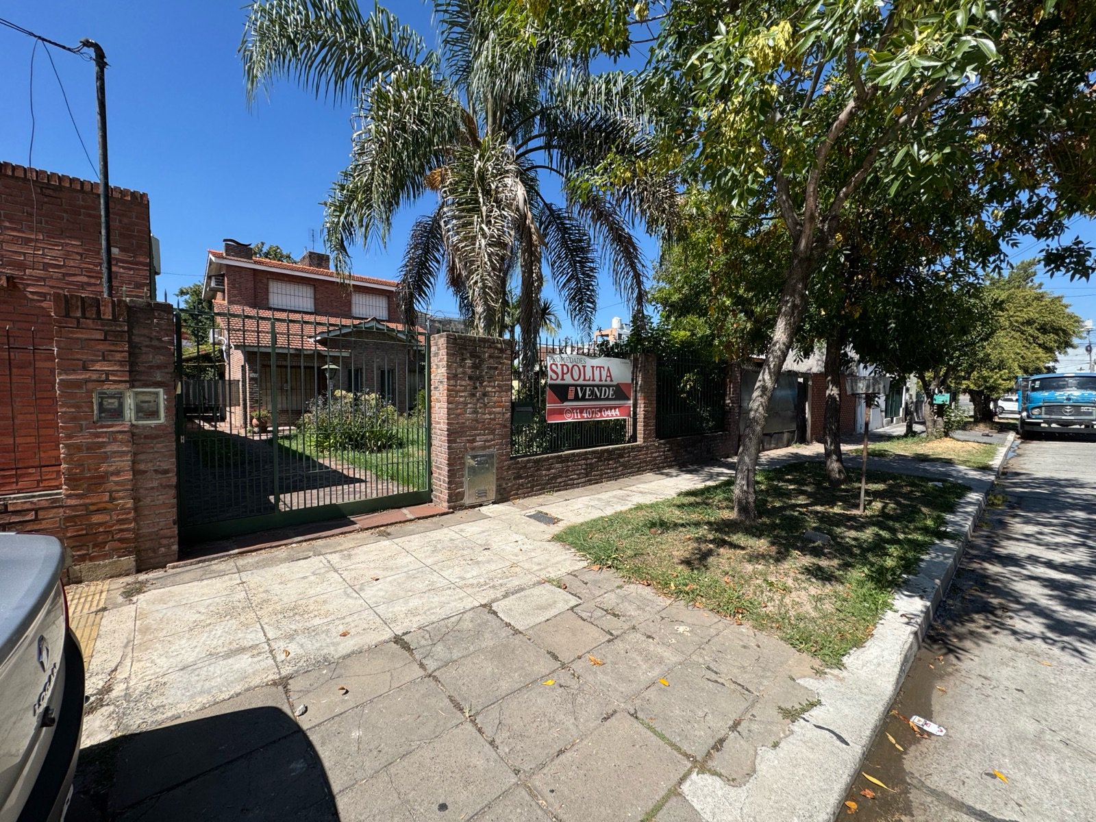 Chalet con Jardín, garage, quincho, 3 dormitorios y parrilla. ambientes amplios — foto 3 de 41
