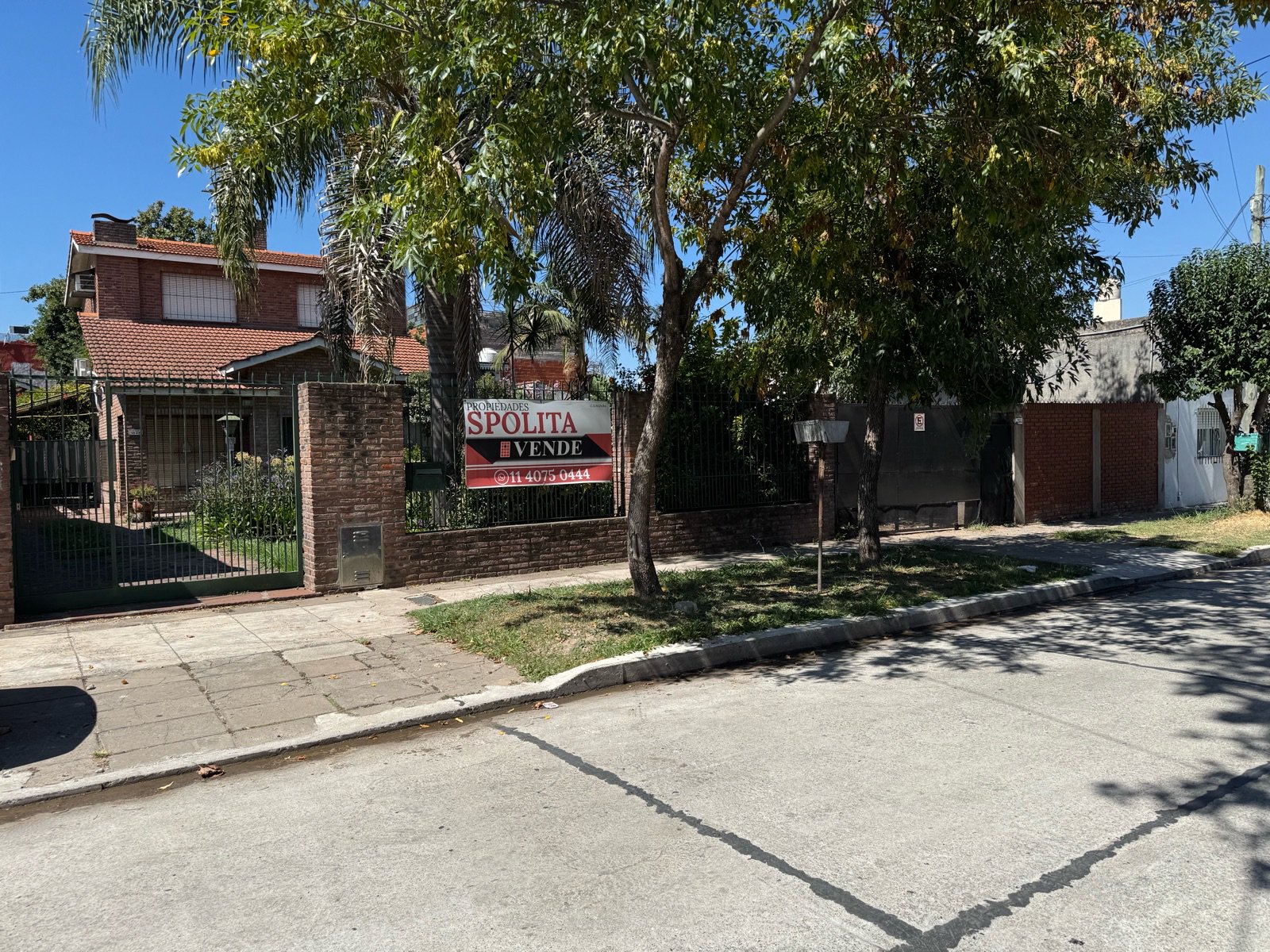Chalet con Jardín, garage, quincho, 3 dormitorios y parrilla. ambientes amplios — foto 4 de 41