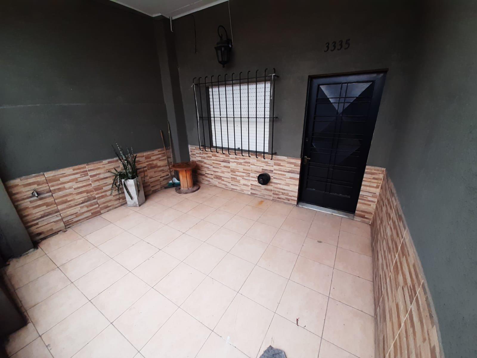 Casa 3 ambientes en Jose León Suarez — foto 2 de 17