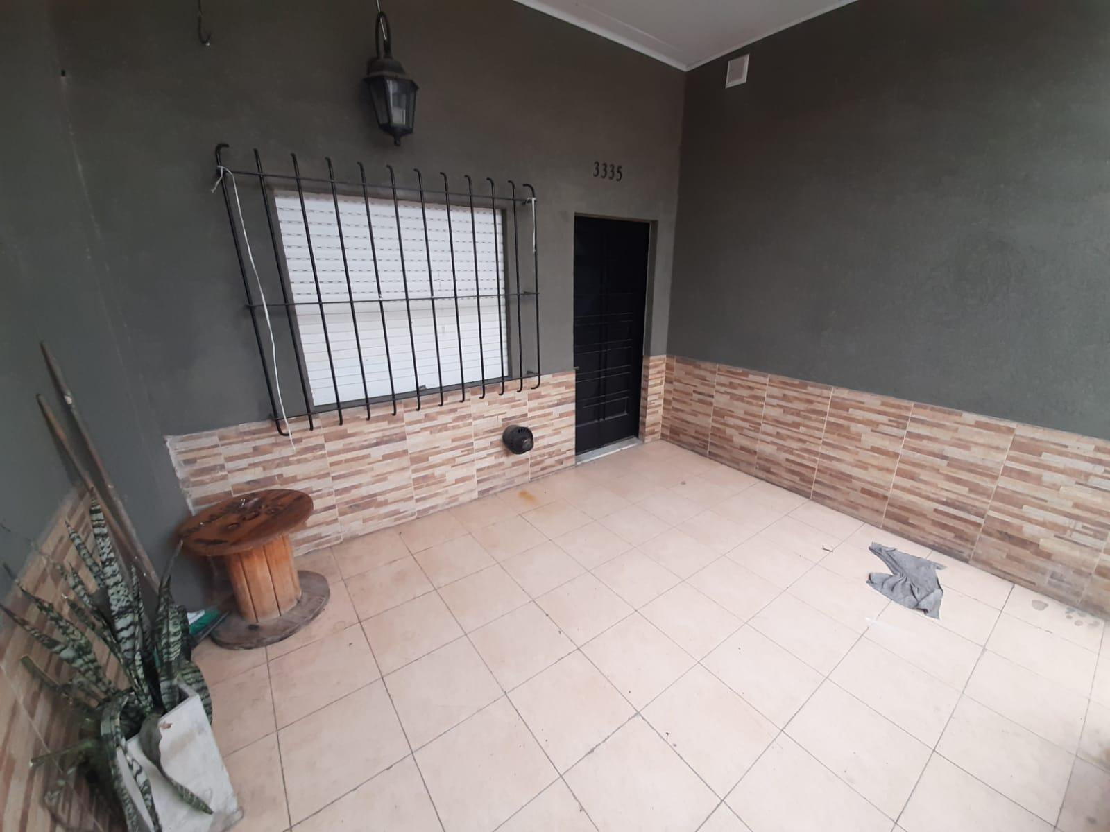 Casa 3 ambientes en Jose León Suarez — foto 3 de 17
