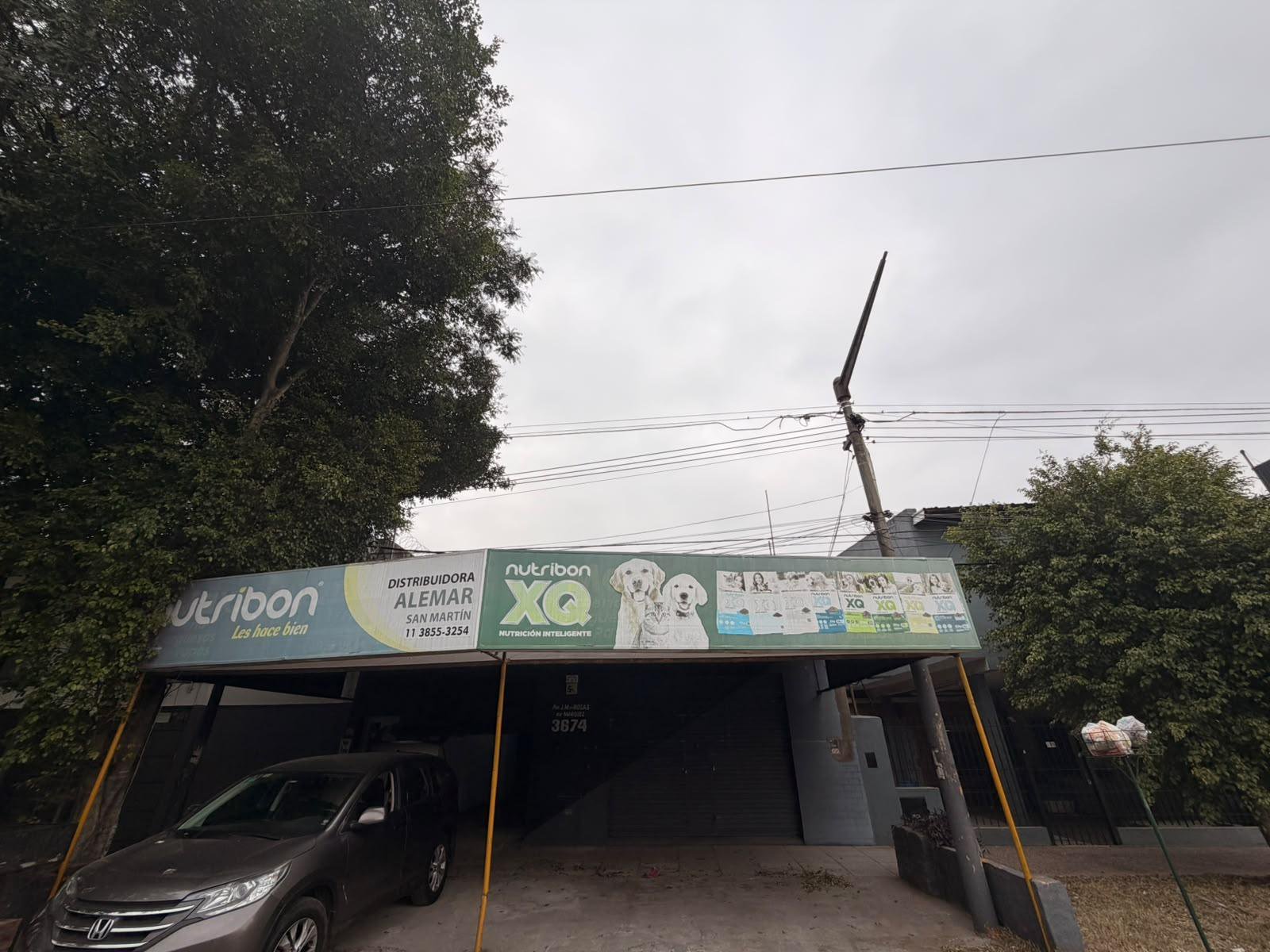 Local en Jose León Suarez