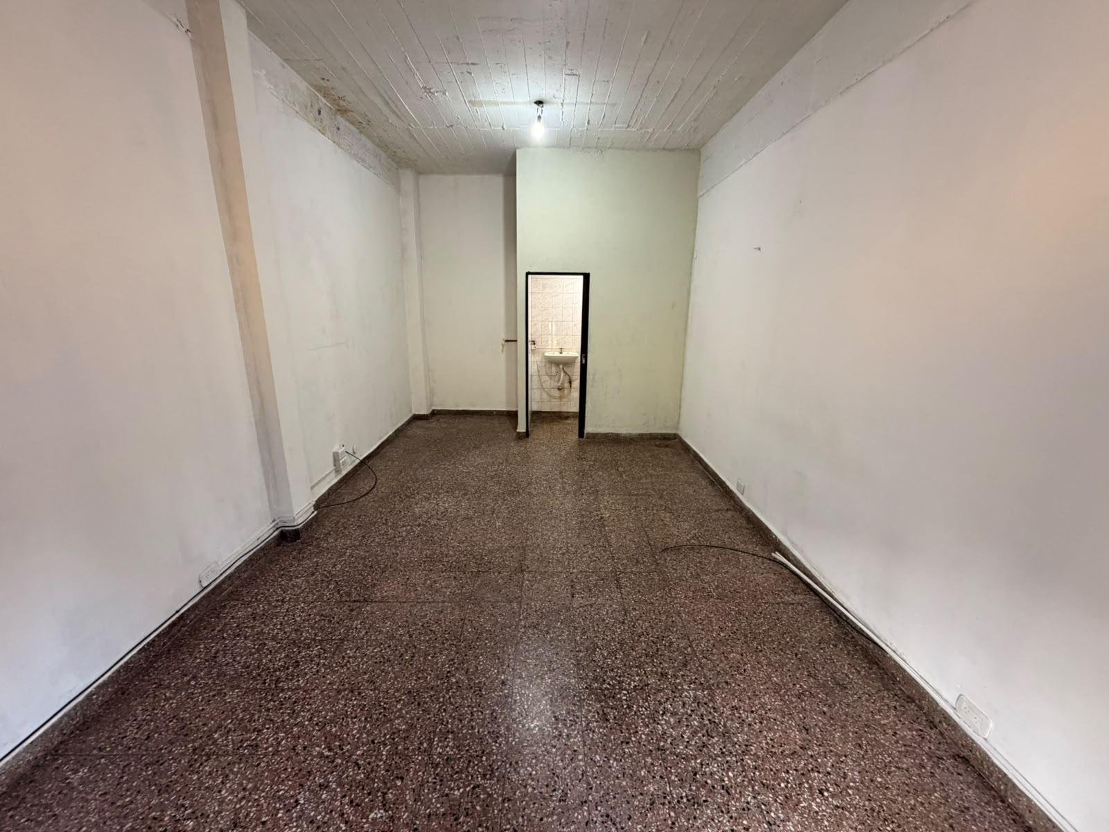 Local comercial en alquiler en Villa Ballester — foto 2 de 9