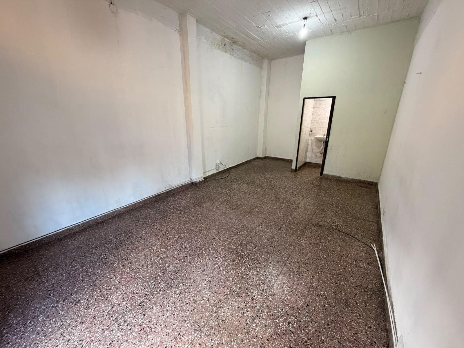 Local comercial en alquiler en Villa Ballester — foto 3 de 9