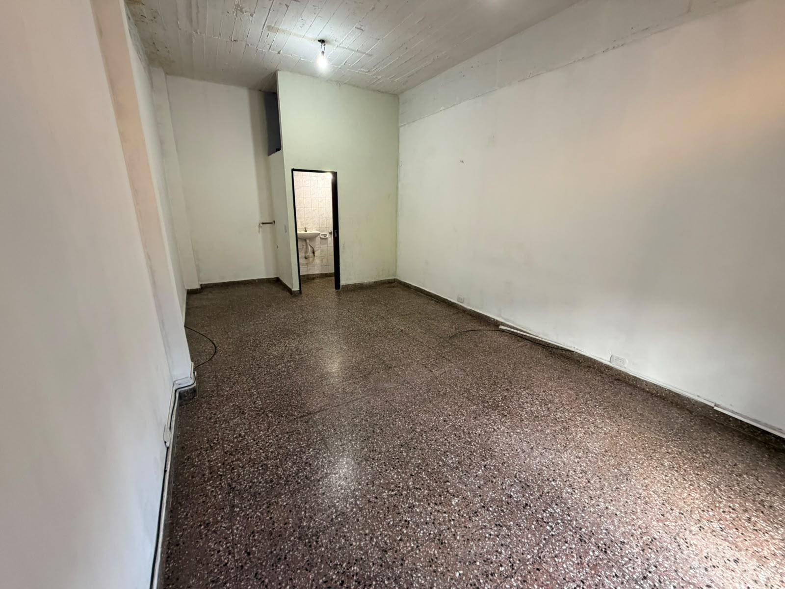 Local comercial en alquiler en Villa Ballester — foto 4 de 9