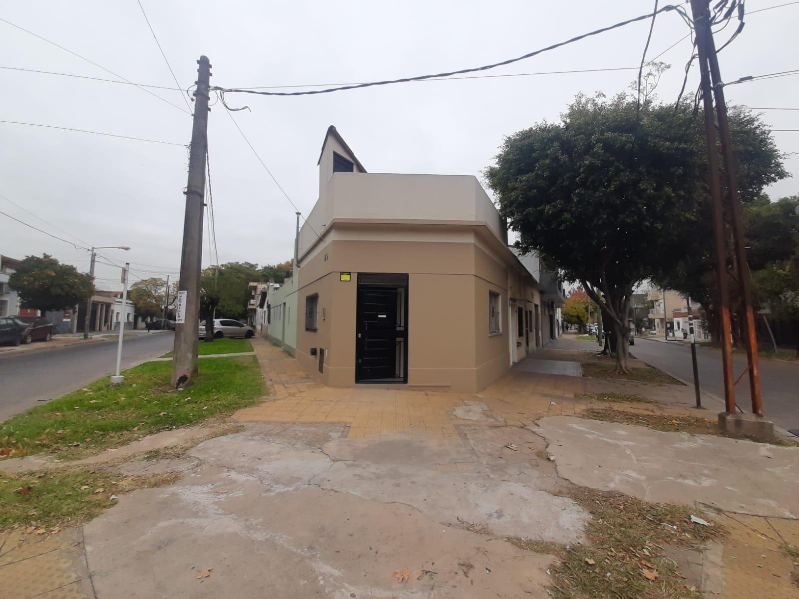 PH FRENTE 2 AMBIENTES EN ALQUILER. JOSE LEON SUAREZ — foto 1 de 13