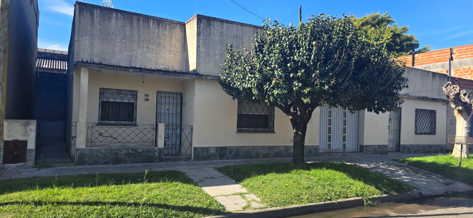 Casa en venta en Jose León Suarez — foto 1 de 23