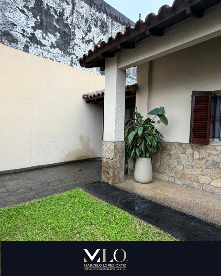 CASA CON PILETA EN VENTA BARRIO SANTA ROSA — foto 3 de 20