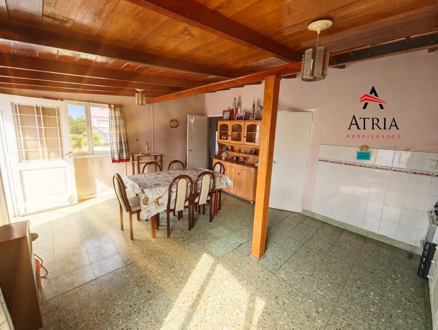 Casa en esquina - VENTA - KM 8 — foto 3 de 18