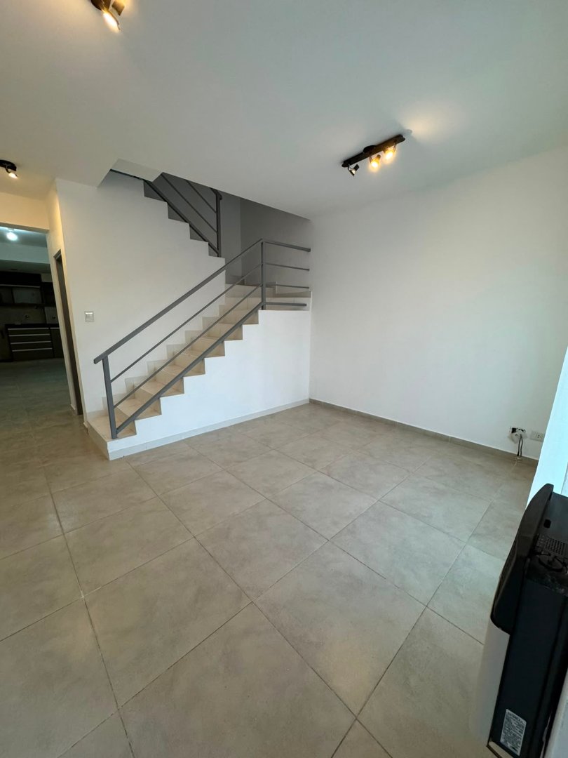 DUPLEX RADA TILLY — foto 1 de 8