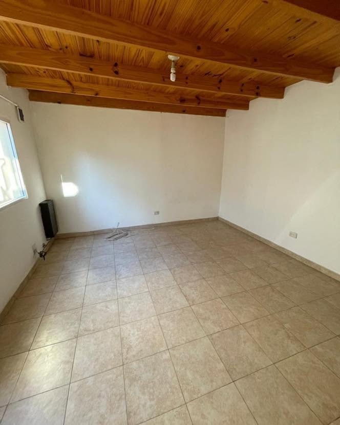 SE ALQUILA MONOAMBIENTE – BARRIO ROCA CALLE CLARIN AL 600 — foto 2 de 5