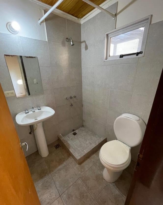 SE ALQUILA MONOAMBIENTE – BARRIO ROCA CALLE CLARIN AL 600 — foto 3 de 5