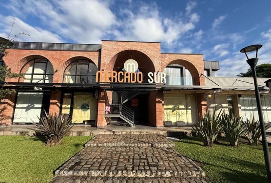 VENTA LOCAL COMERCIAL N°10 CON COCHERA YERBA BUENA — foto 4 de 10