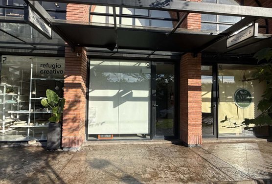 VENTA LOCAL COMERCIAL N°10 CON COCHERA YERBA BUENA — foto 3 de 10