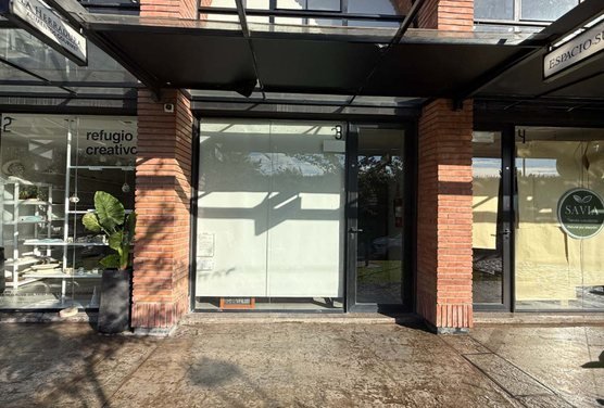 VENTA LOCAL COMERCIAL N°3 CON COCHERA YERBA BUENA