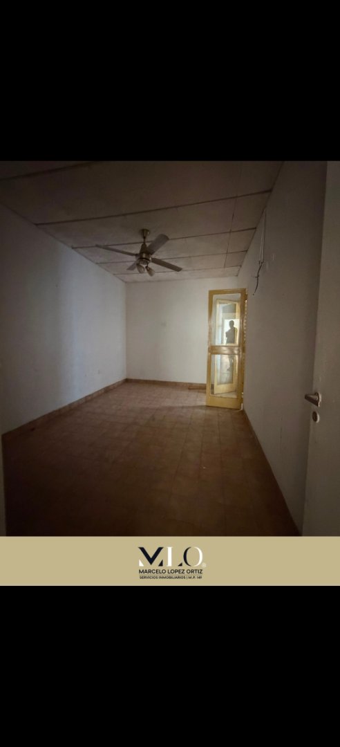🏢ALQUILER | DEPARTAMENTO  📍 Irigoyen casi Roca  Alquiler $600.000  Características:  🛏️ 2 dormitorios 🚽  1 Baño  🍳 Cocina 🛋️ Living comedor ✅ Balcón  🔸 Primer piso — foto 5 de 11