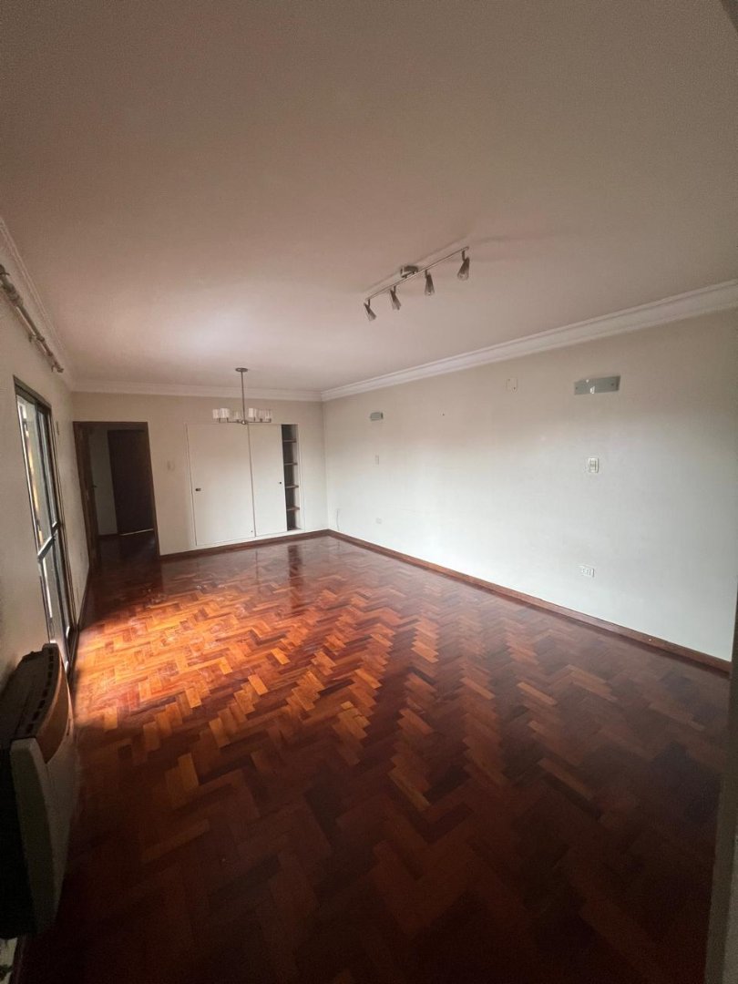 🏢 SEMIPISO DE CATEGORÍA — SANTIAGO AL 800