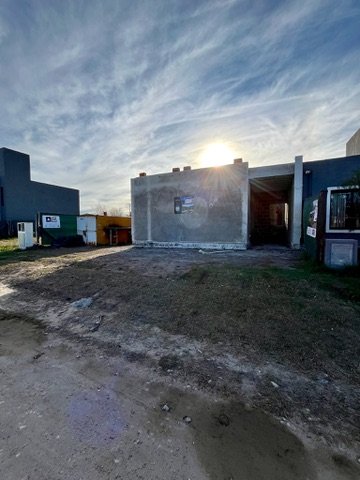 VENTA CASA A ESTRENAR LOS TILOS
